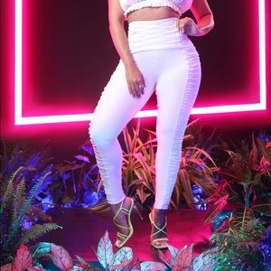 Fashion Nova off white pants 3xl